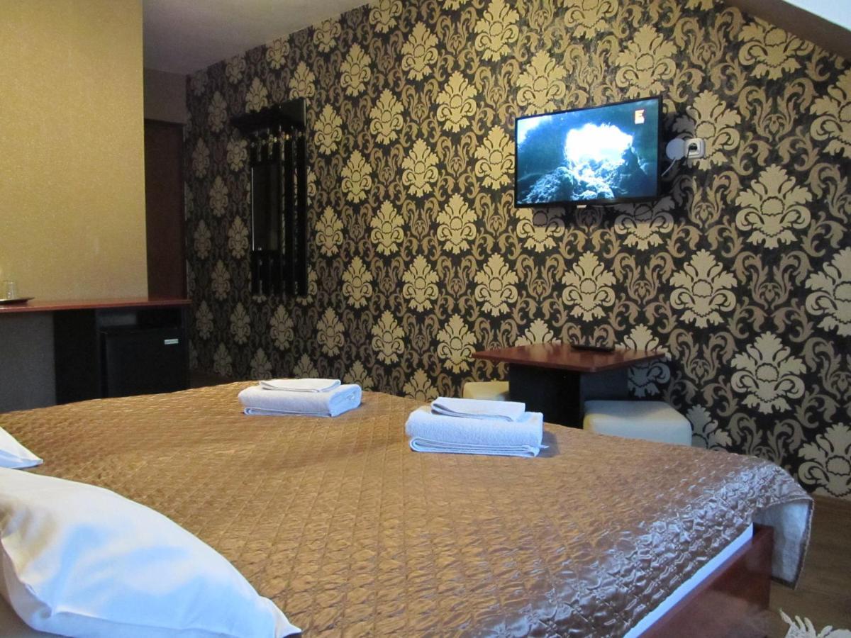 Csillag Panzio Hotel วาค ภายนอก รูปภาพ